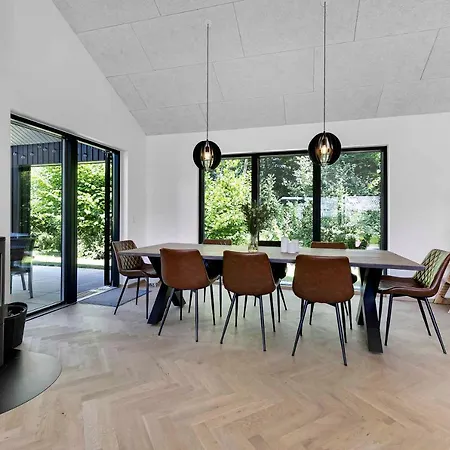 Luxurious Activity Summer House Near The Beach Højby
